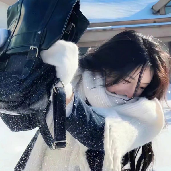 黑暗中的十个女人